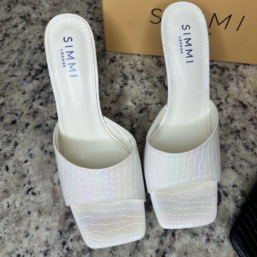 Bundle deal Simmi London Estelle heels size 9. One black pair one white pair. - Picture 2 of 7